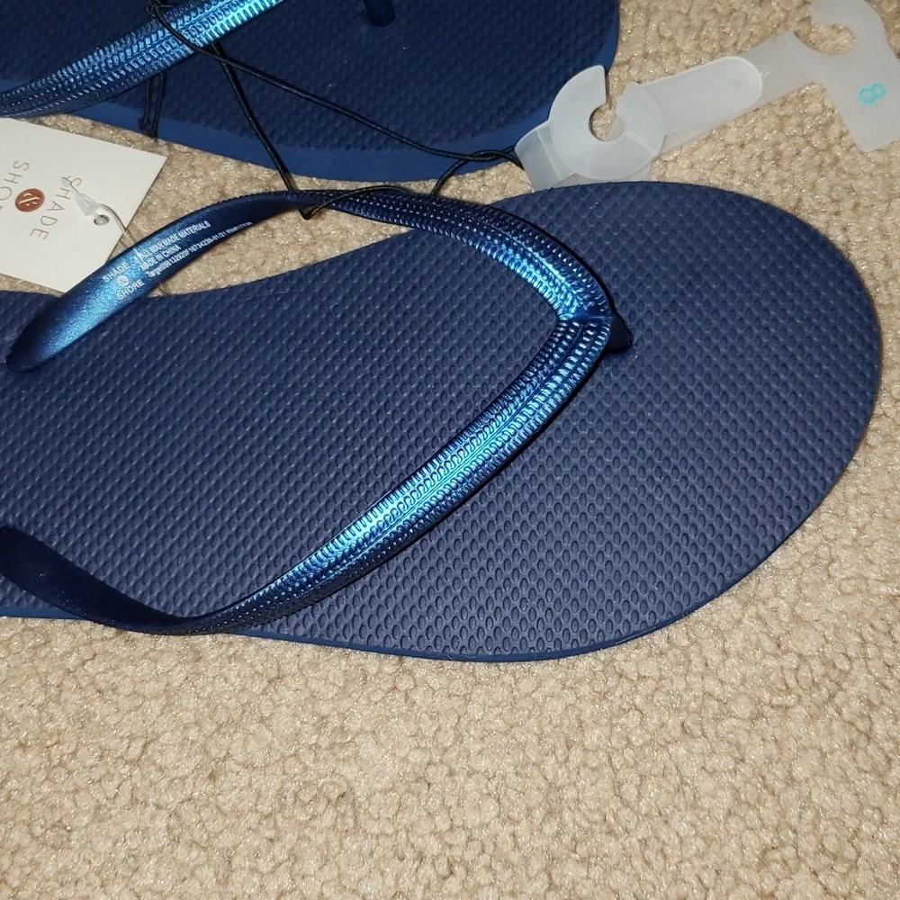 Shade & Shore Flip Flops- 2 pairs - Picture 3 of 8